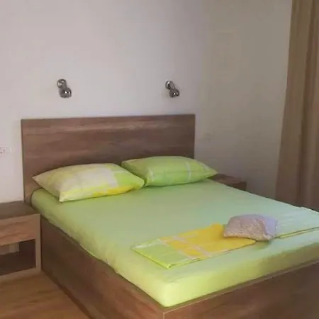Pavkovic 2* سلانو